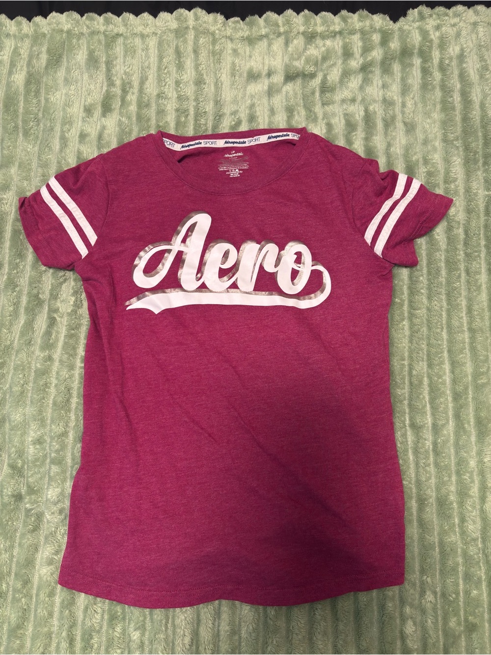 Aeropostale junior varsity graphic tee